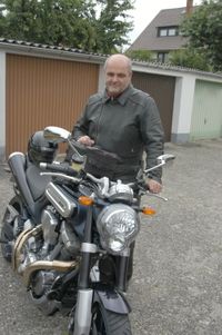 Bernd mit Motorrad1